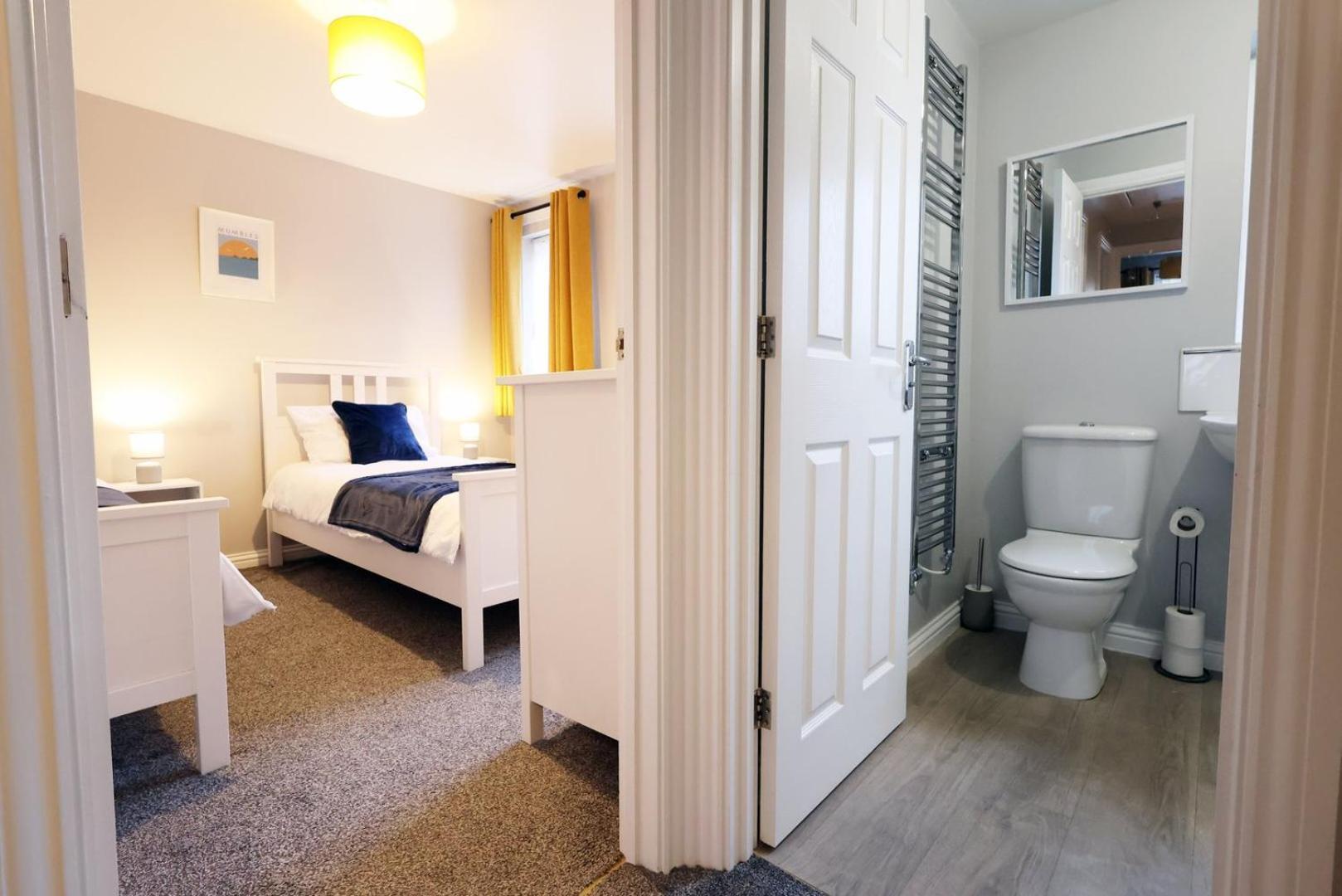 Ferienwohnung Relaxing 2-Bed Coastal Escape In Port Talbot Exterior foto