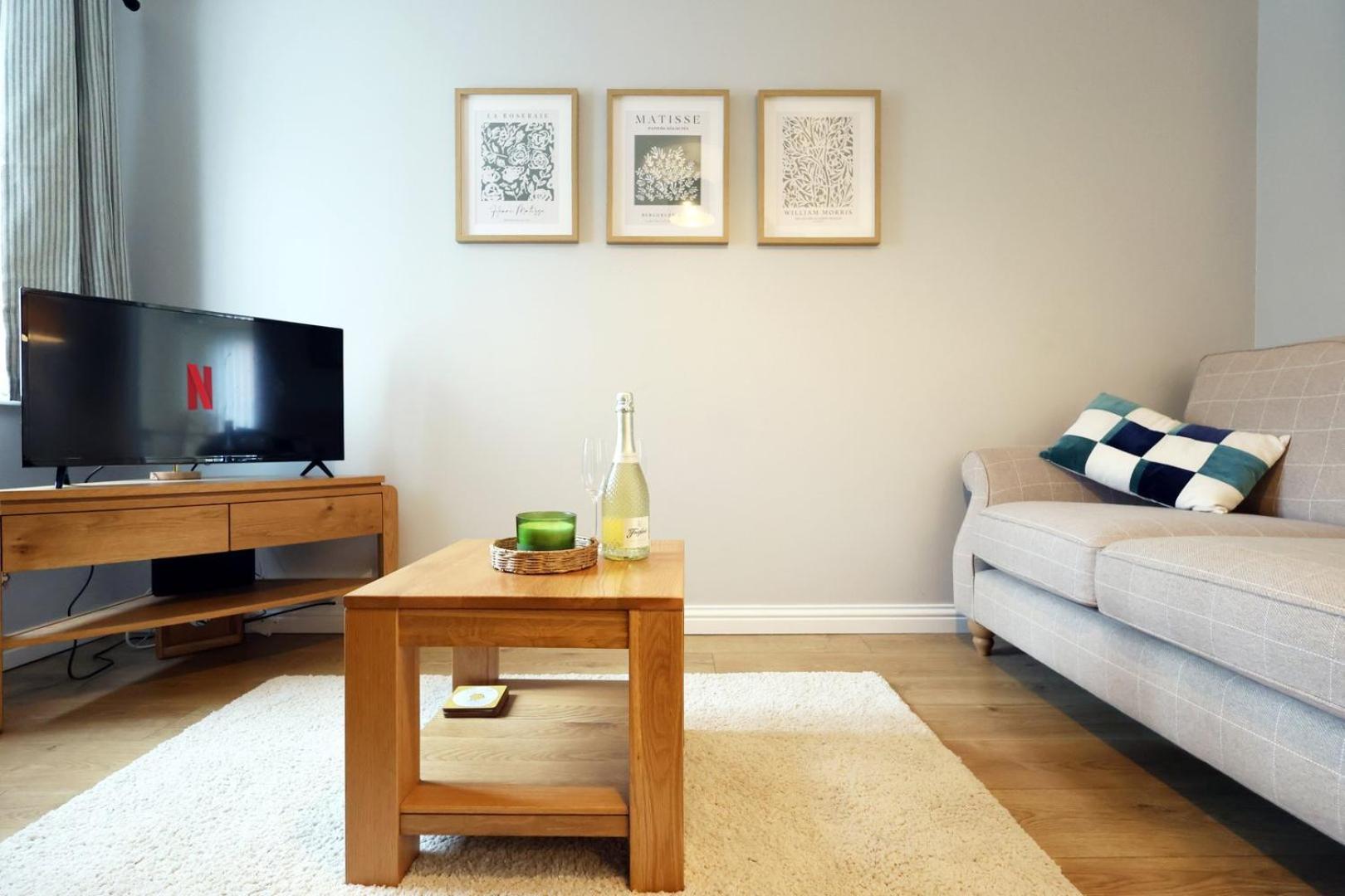 Ferienwohnung Relaxing 2-Bed Coastal Escape In Port Talbot Exterior foto