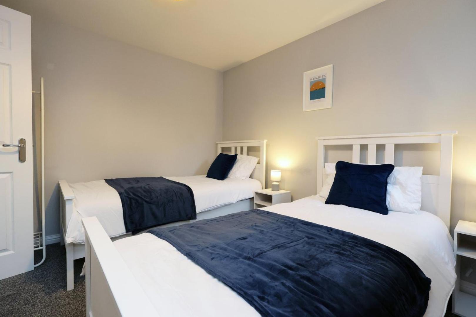 Ferienwohnung Relaxing 2-Bed Coastal Escape In Port Talbot Exterior foto